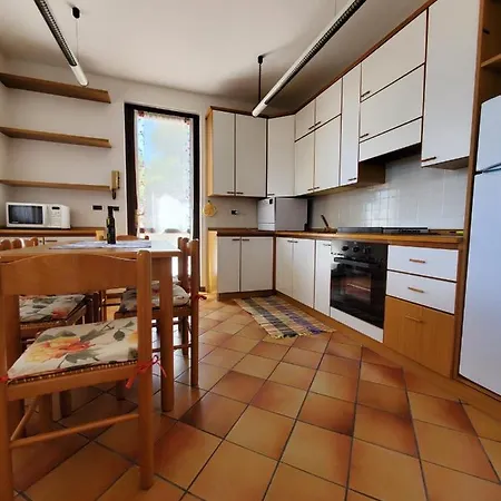 Garda Sunshine Apartment