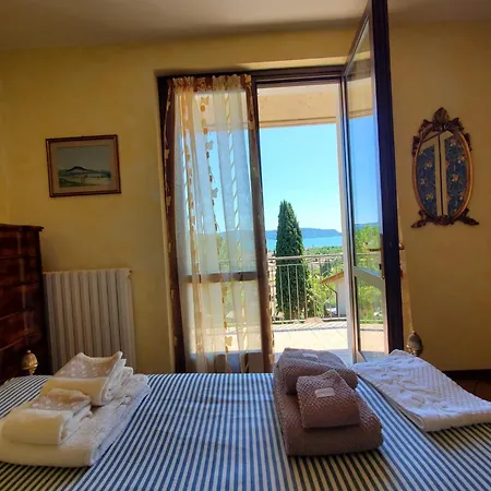 Garda Sunshine Apartment *